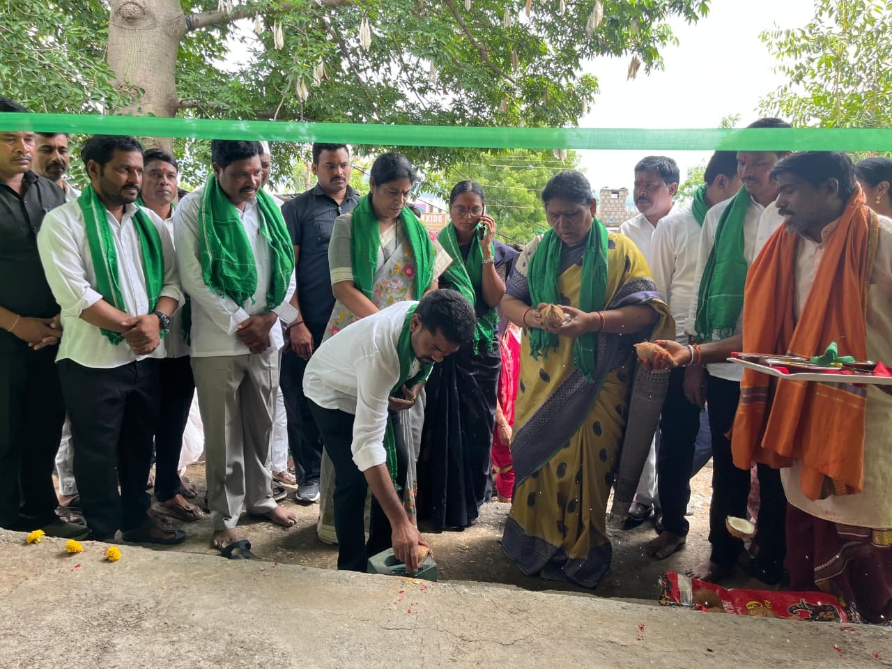 జైనూర్ మార్కెట్ యార్డులో 12 సముదాయ గదుల ప్రారంభం: పాల్గొన్న ఎమ్మెల్యేలు వెడ్మ బొజ్జు, కోవా లక్ష్మి