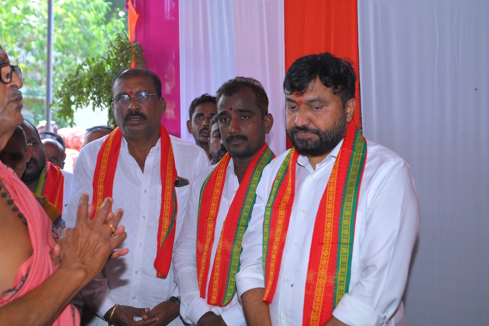 తాళ్లపేట దుర్గామాత సన్నిధిలో ప్రత్యేక పూజలు...! - Additional Image